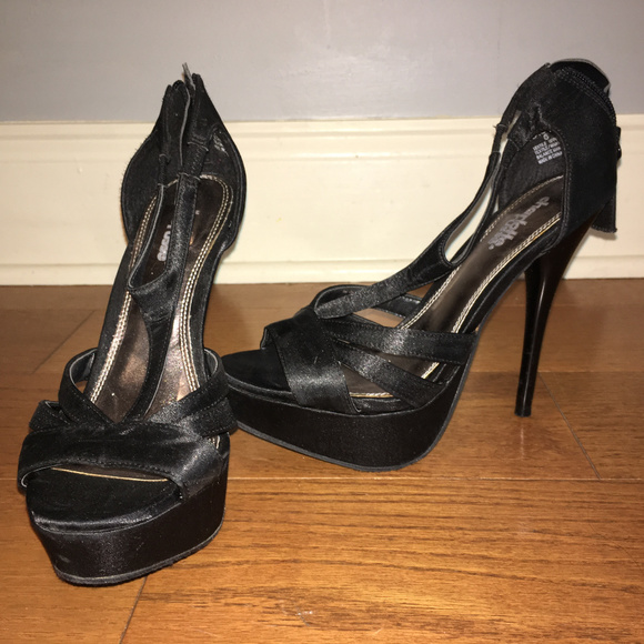 Black Heels- Charlotte Russe - Picture 2 of 2